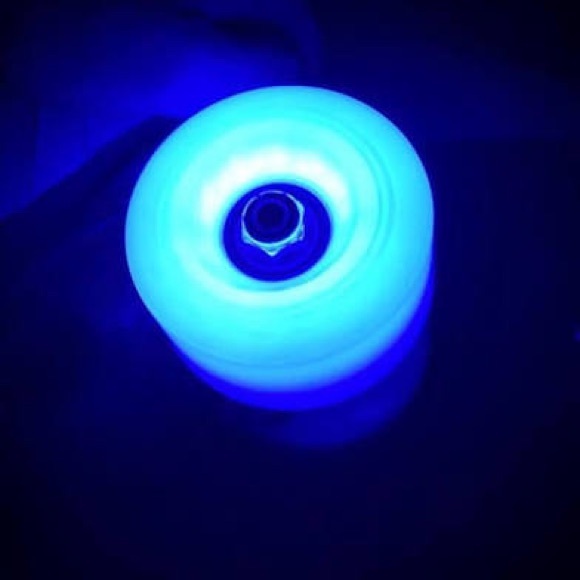 NEW LED Quad Roller Skates Luminous Blue Wheels Radar Wheel Bag - BLUE SET - Picture 7 of 12